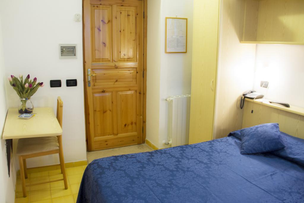 Hotel Riva Del Sole Forio di Ischia Chambre photo